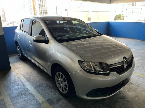 RENAULT SANDERO 1.0 EXPRESSION 16V FLEX 4P MANUAL RENAULT SANDERO 1.0 EXPRESSION 16V FLEX 4P MANUAL